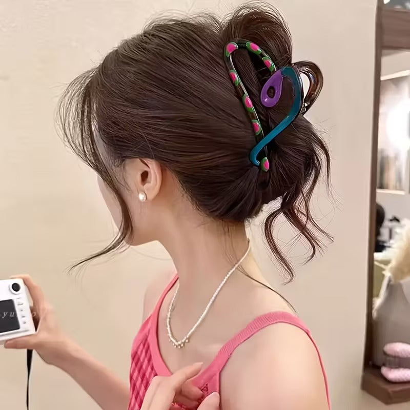 2pcs Simple Elegant Oil-Drip Color Heart-Shaped Hair Claw Clips, Spring/Summer Women's Strong Grip Shark Clip Comfortable and Durable for Daily Wear